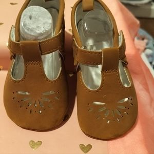 Baby girl Mary Jane tan dress shoes 9-12 months